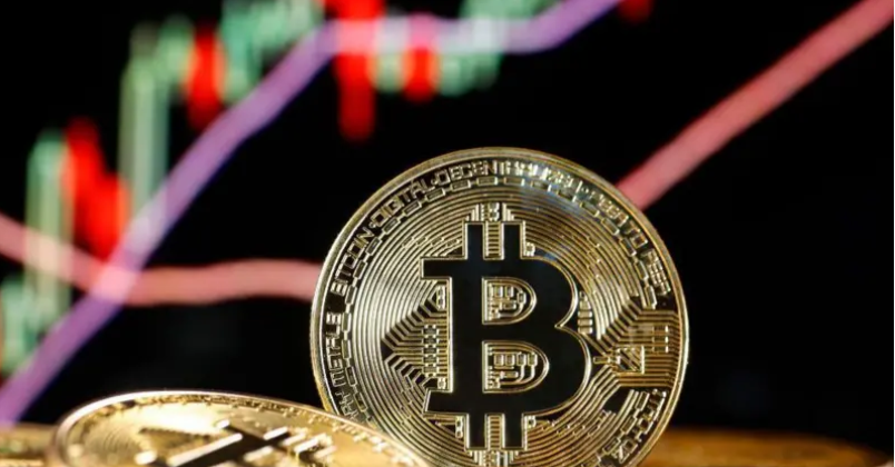 العنوان: بيتكوين يتراجع دون 70 ألف دولار وسط ترقب بيانات التضخم الأمريكية وتطورات الصراع مع إيران