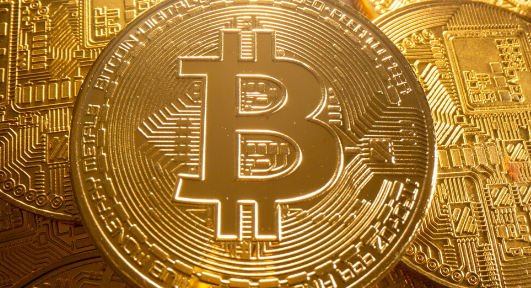 سعر البيتكوين اليوم: يرتفع إلى 92.5 ألف دولار مع بقائه ضمن نطاق تداول ضيق